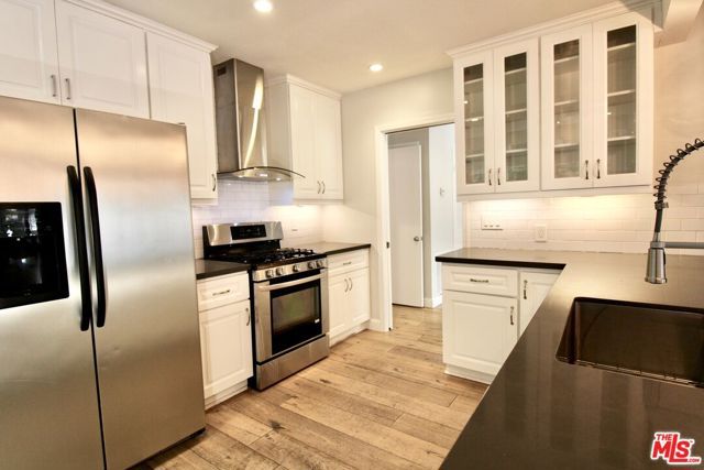 5415 Coldwater Canyon Avenue, Sherman Oaks, CA 91401