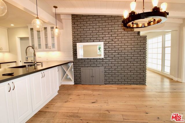 5415 Coldwater Canyon Avenue, Sherman Oaks, CA 91401
