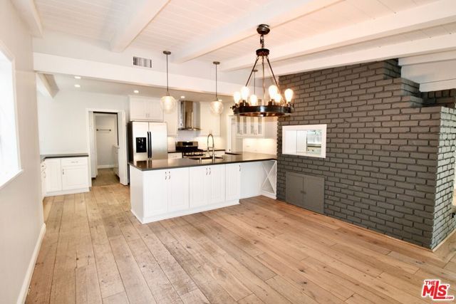 5415 Coldwater Canyon Avenue, Sherman Oaks, CA 91401