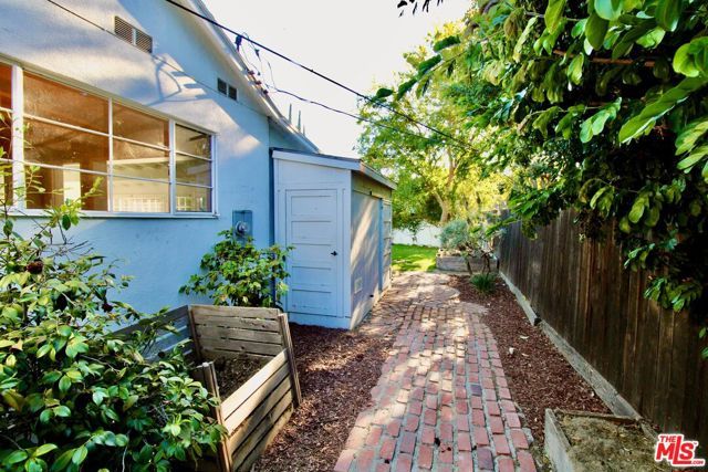 5415 Coldwater Canyon Avenue, Sherman Oaks, CA 91401