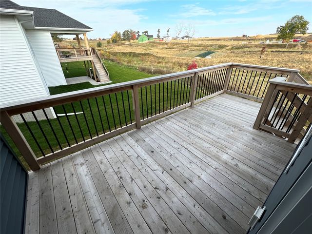 80 S Seven Oaks Road, North Liberty, IA 52317