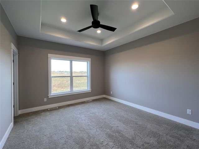 80 S Seven Oaks Road, North Liberty, IA 52317