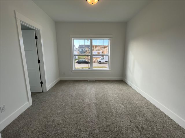 80 S Seven Oaks Road, North Liberty, IA 52317