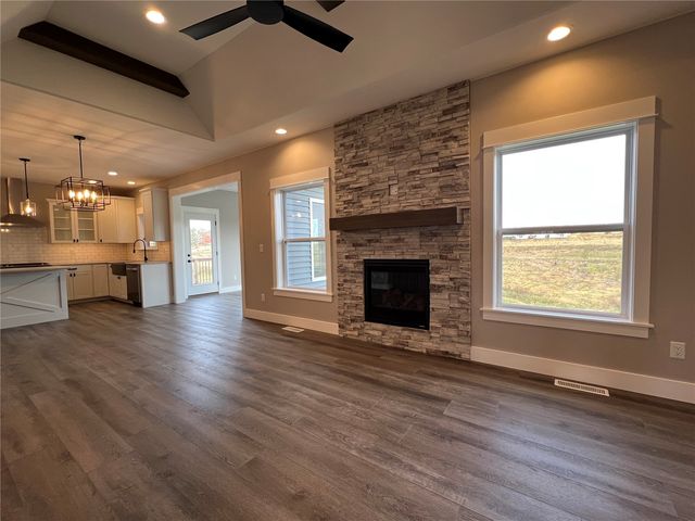 80 S Seven Oaks Road, North Liberty, IA 52317
