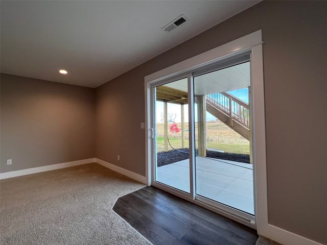 80 S Seven Oaks Road, North Liberty, IA 52317