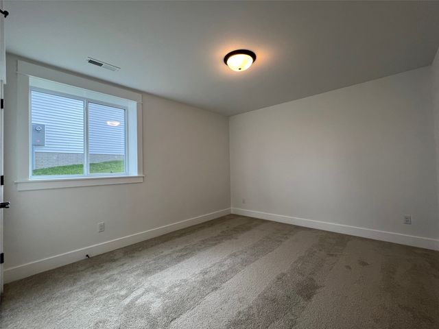 80 S Seven Oaks Road, North Liberty, IA 52317