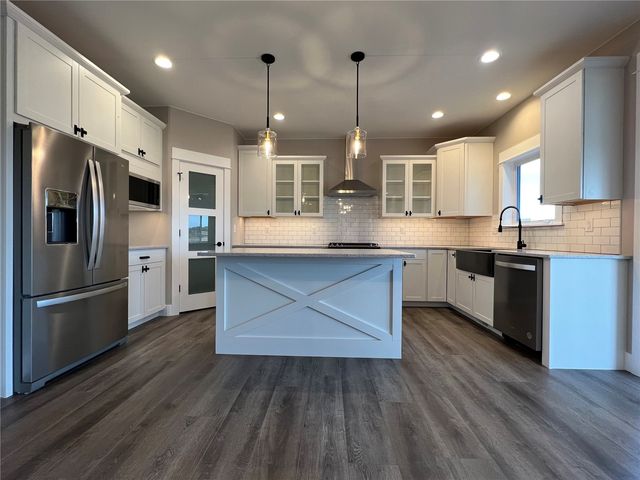 80 S Seven Oaks Road, North Liberty, IA 52317