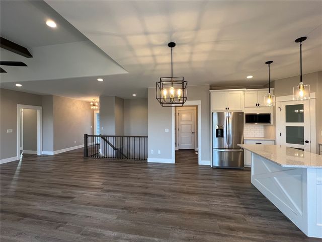 80 S Seven Oaks Road, North Liberty, IA 52317