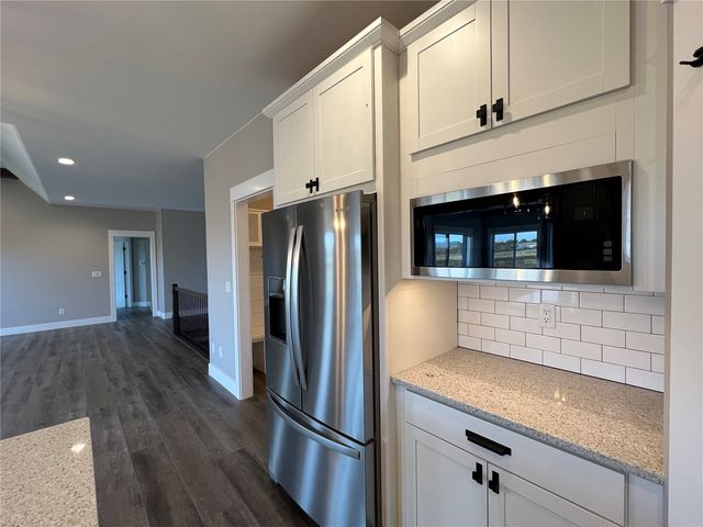 80 S Seven Oaks Road, North Liberty, IA 52317