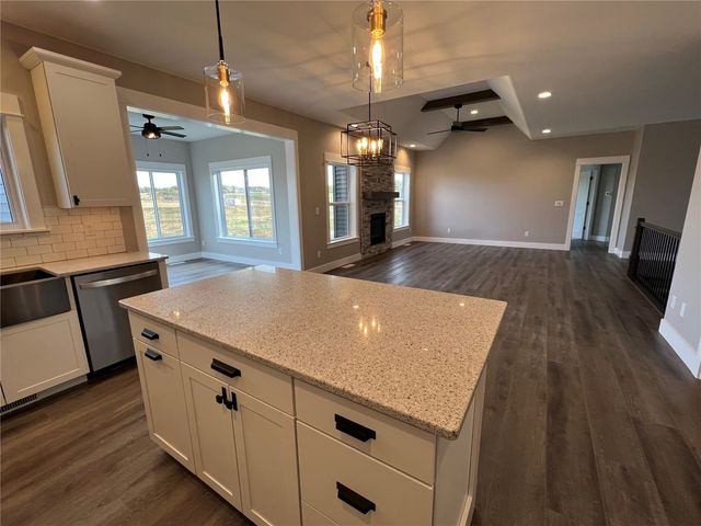 80 S Seven Oaks Road, North Liberty, IA 52317
