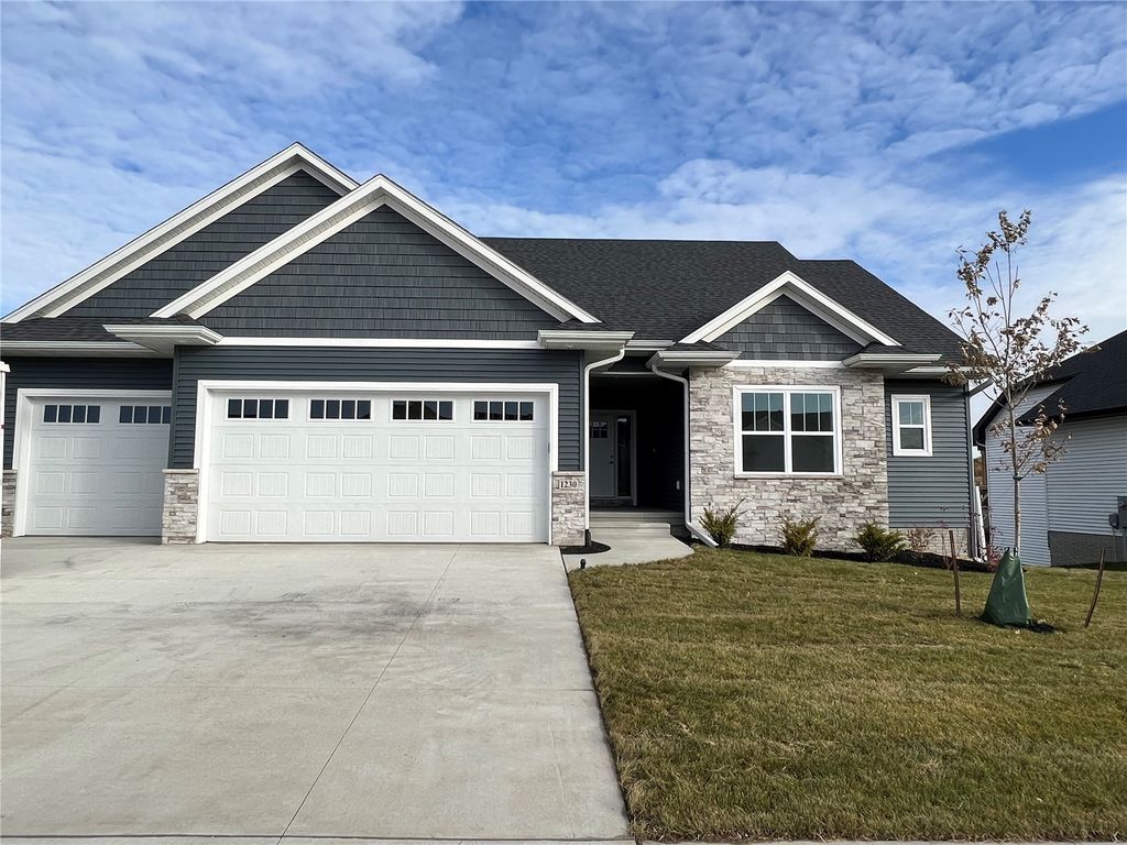 80 S Seven Oaks Road, North Liberty, IA 52317