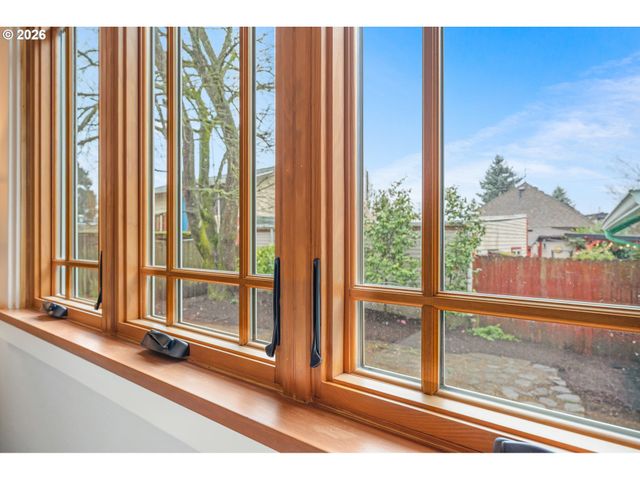 5025 Ne 24TH Ave, Portland, OR 97211