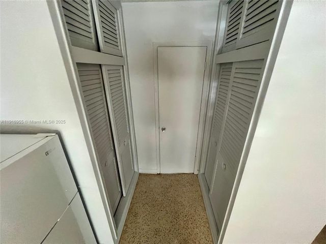 15831 SW 100th Ct B, Miami, FL 33157