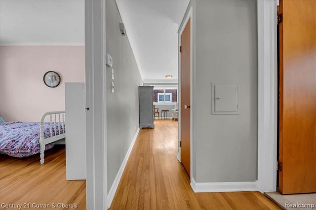 1829 W Longmeadow Road, Trenton, MI 48183