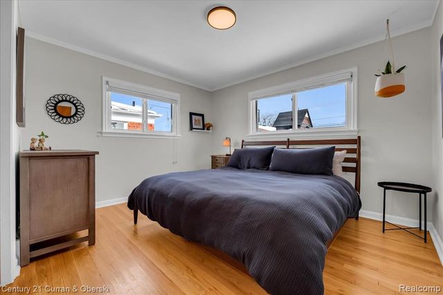 1829 W Longmeadow Road, Trenton, MI 48183