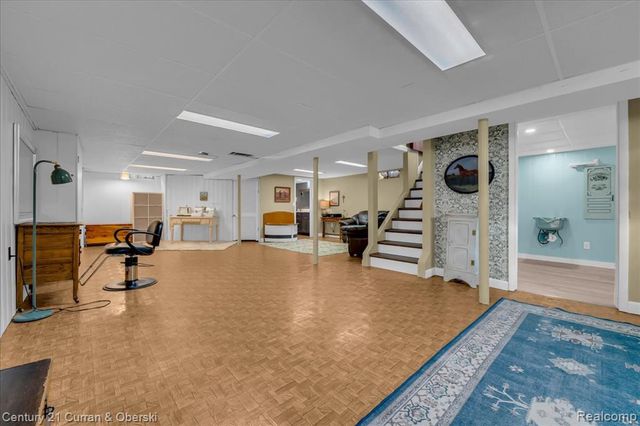 1829 W Longmeadow Road, Trenton, MI 48183