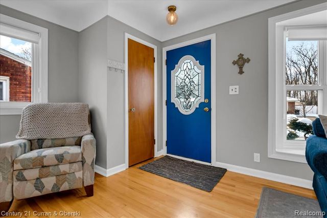 1829 W Longmeadow Road, Trenton, MI 48183