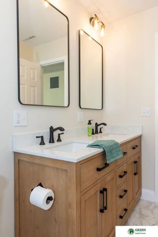 317 E 16th Street, York, NE 68467