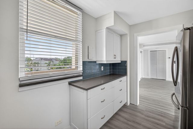 136 Lakeshore Drive 511, North Palm Beach, FL 33408