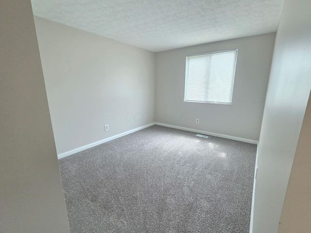 5225 Wolf Run, Columbus, OH 43230