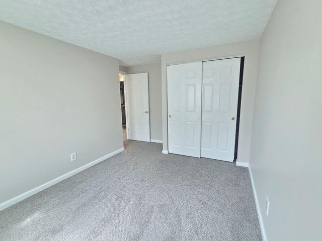 5225 Wolf Run, Columbus, OH 43230