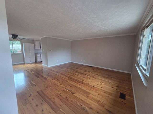 5225 Wolf Run, Columbus, OH 43230