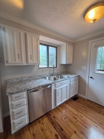5225 Wolf Run, Columbus, OH 43230
