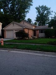 5225 Wolf Run, Columbus, OH 43230