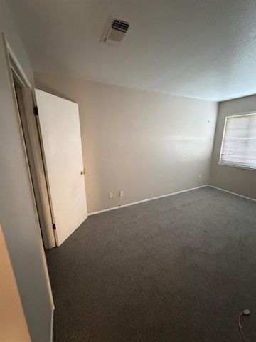 1406 64th Ave, Sacramento, CA 95822