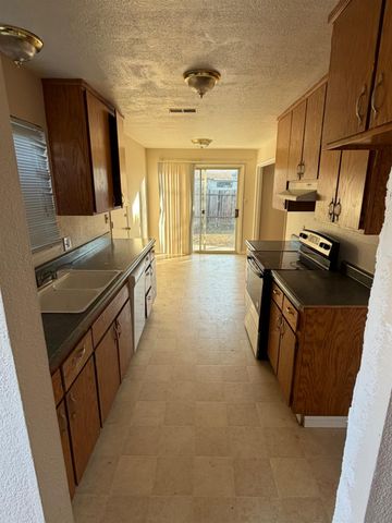 1406 64th Ave, Sacramento, CA 95822