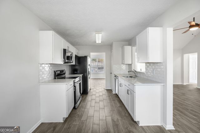 510 Saint James Court, Lawrenceville, GA 30044