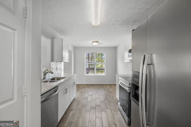 510 Saint James Court, Lawrenceville, GA 30044