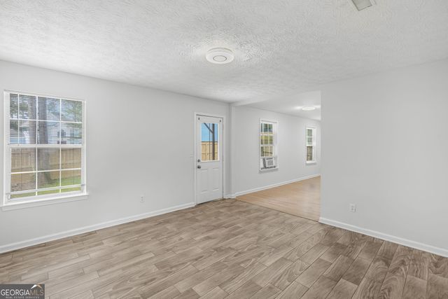 510 Saint James Court, Lawrenceville, GA 30044