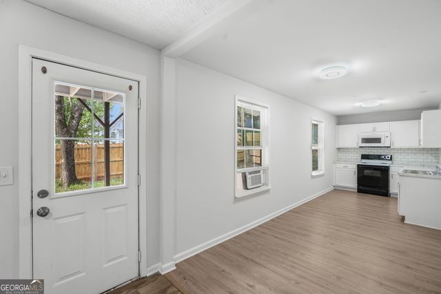 510 Saint James Court, Lawrenceville, GA 30044