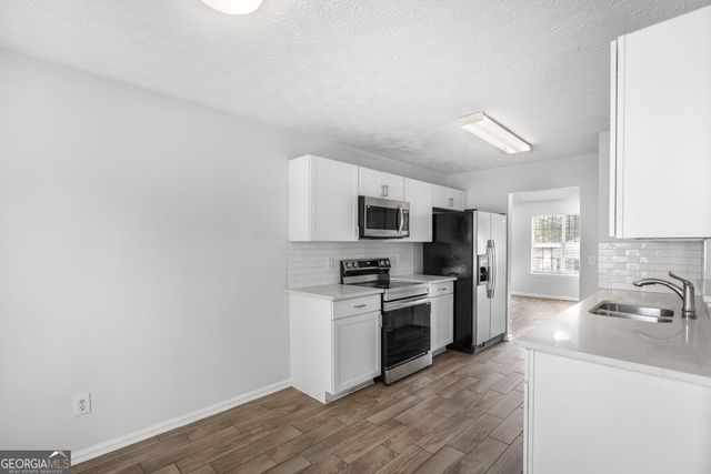 510 Saint James Court, Lawrenceville, GA 30044