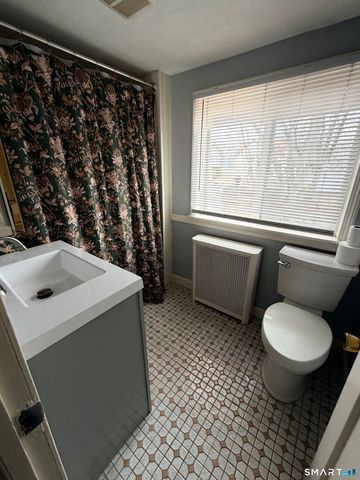 39 Pendleton Road, New Britain, CT 06053