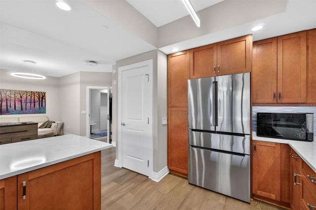 1325 SNELL ISLE BOULEVARD NE 302, St Petersburg, FL 33704