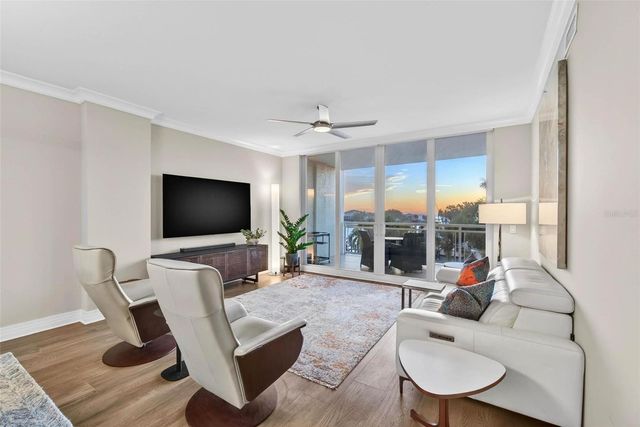 1325 SNELL ISLE BOULEVARD NE 302, St Petersburg, FL 33704