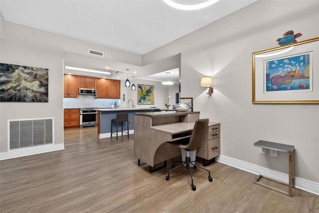 1325 SNELL ISLE BOULEVARD NE 302, St Petersburg, FL 33704