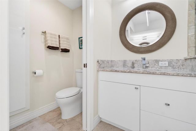 1325 SNELL ISLE BOULEVARD NE 302, St Petersburg, FL 33704