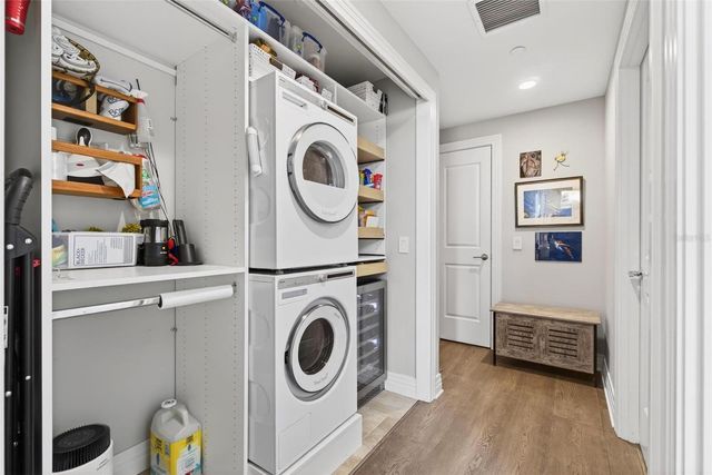 1325 SNELL ISLE BOULEVARD NE 302, St Petersburg, FL 33704