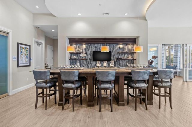 1325 SNELL ISLE BOULEVARD NE 302, St Petersburg, FL 33704