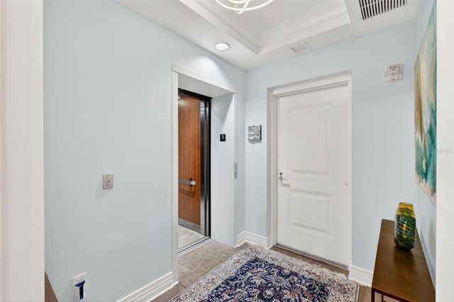 1325 SNELL ISLE BOULEVARD NE 302, St Petersburg, FL 33704