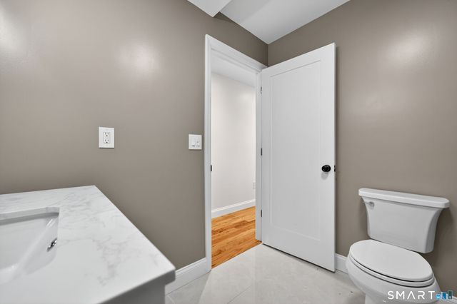 13 Willow Lane, East Lyme, CT 06333