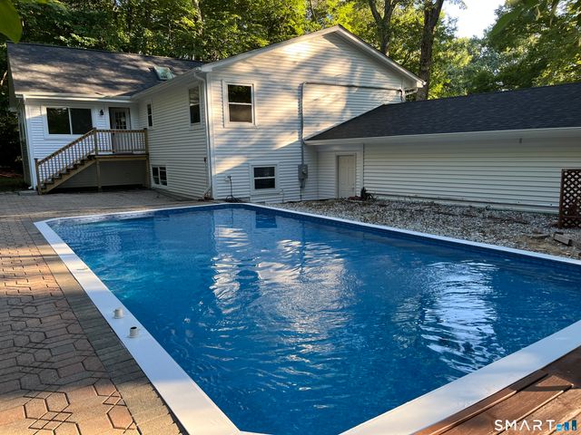 13 Willow Lane, East Lyme, CT 06333