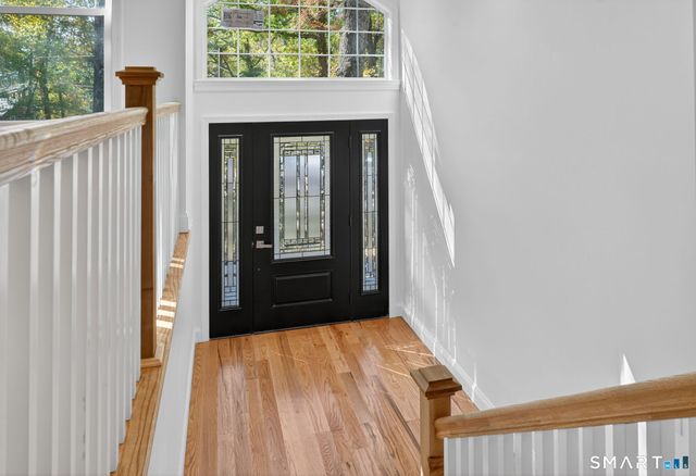 13 Willow Lane, East Lyme, CT 06333