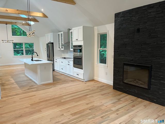 13 Willow Lane, East Lyme, CT 06333