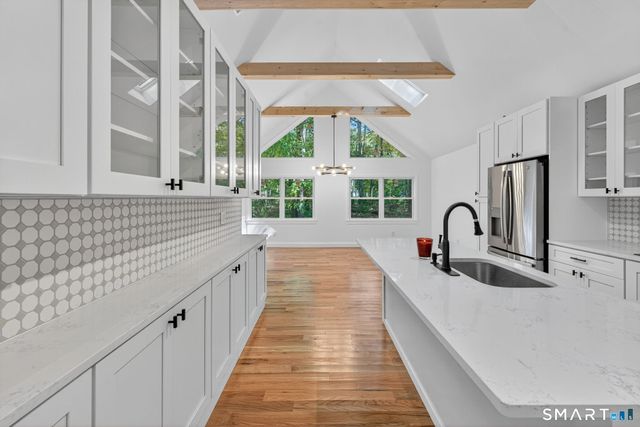 13 Willow Lane, East Lyme, CT 06333