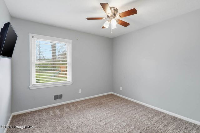 9110 Farnham Dr, Louisville, KY 40242