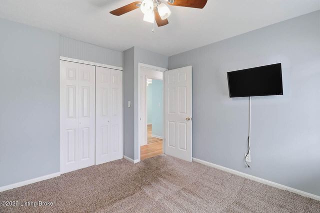 9110 Farnham Dr, Louisville, KY 40242